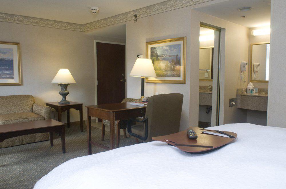 Hampton Inn & Suites Мидълтаун Екстериор снимка