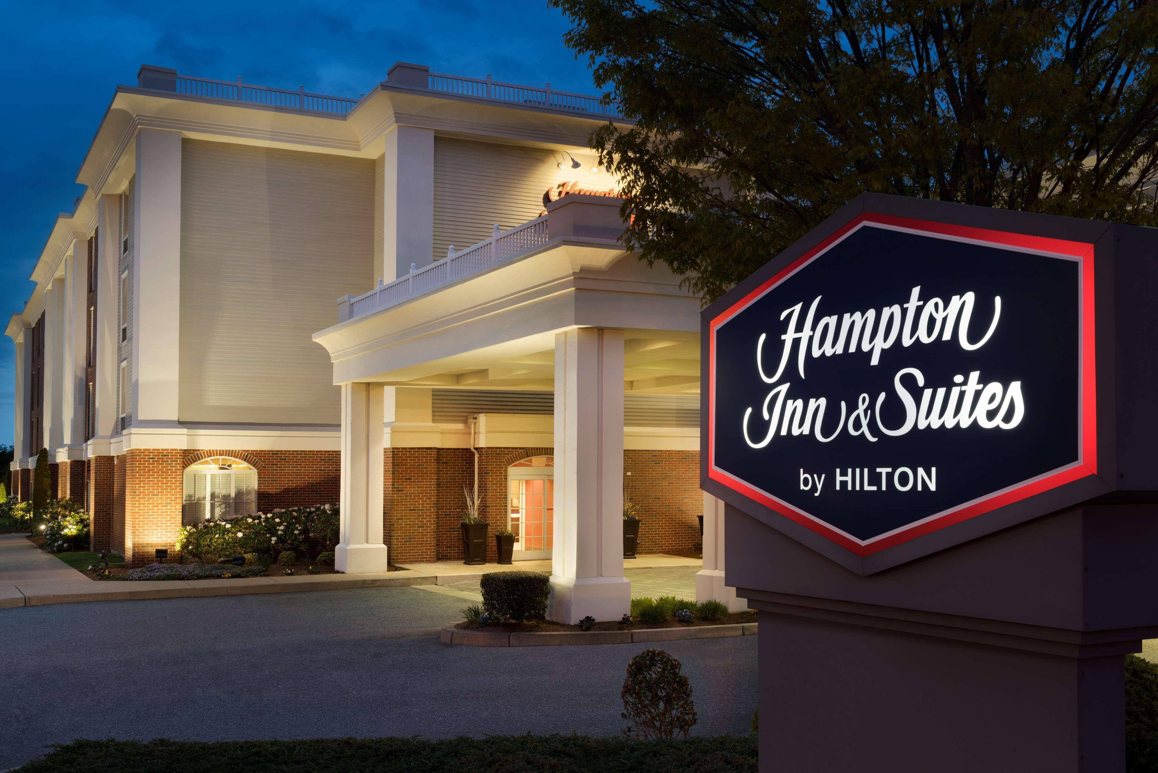 Hampton Inn & Suites Мидълтаун Екстериор снимка
