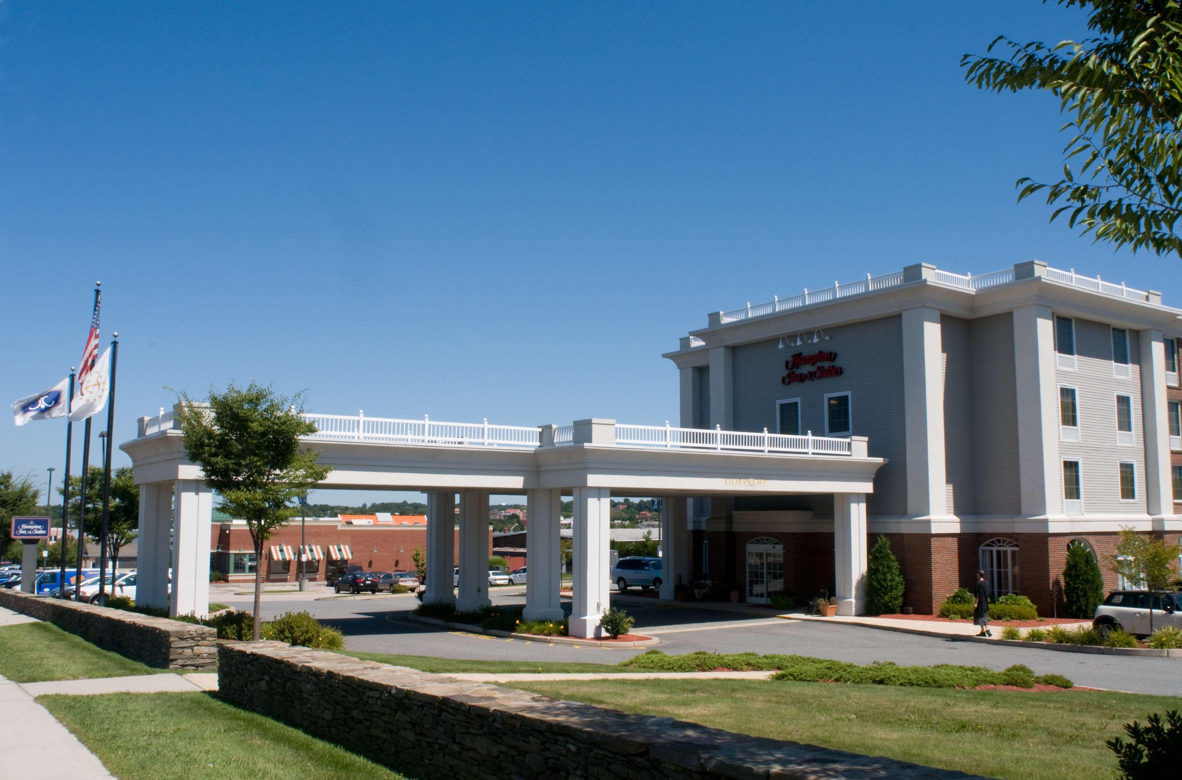 Hampton Inn & Suites Мидълтаун Екстериор снимка
