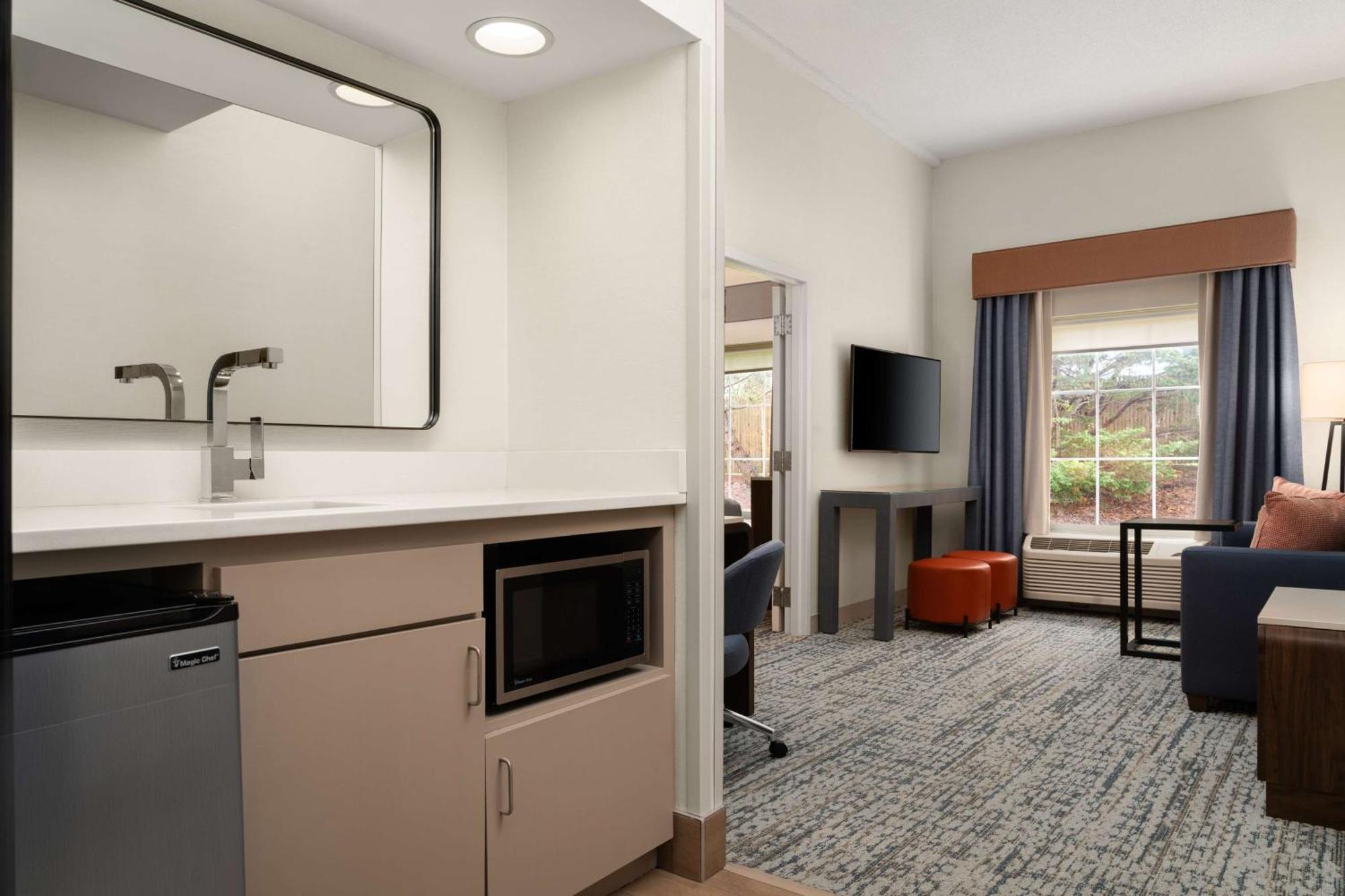 Hampton Inn & Suites Мидълтаун Екстериор снимка