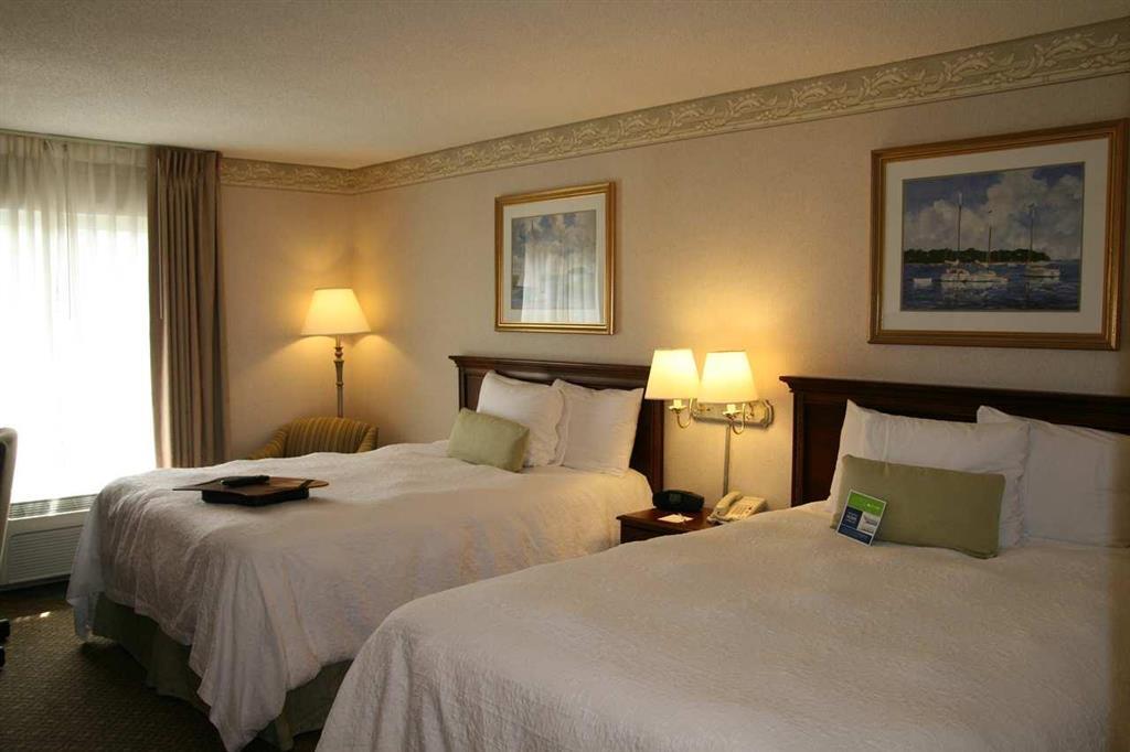 Hampton Inn & Suites Мидълтаун Стая снимка