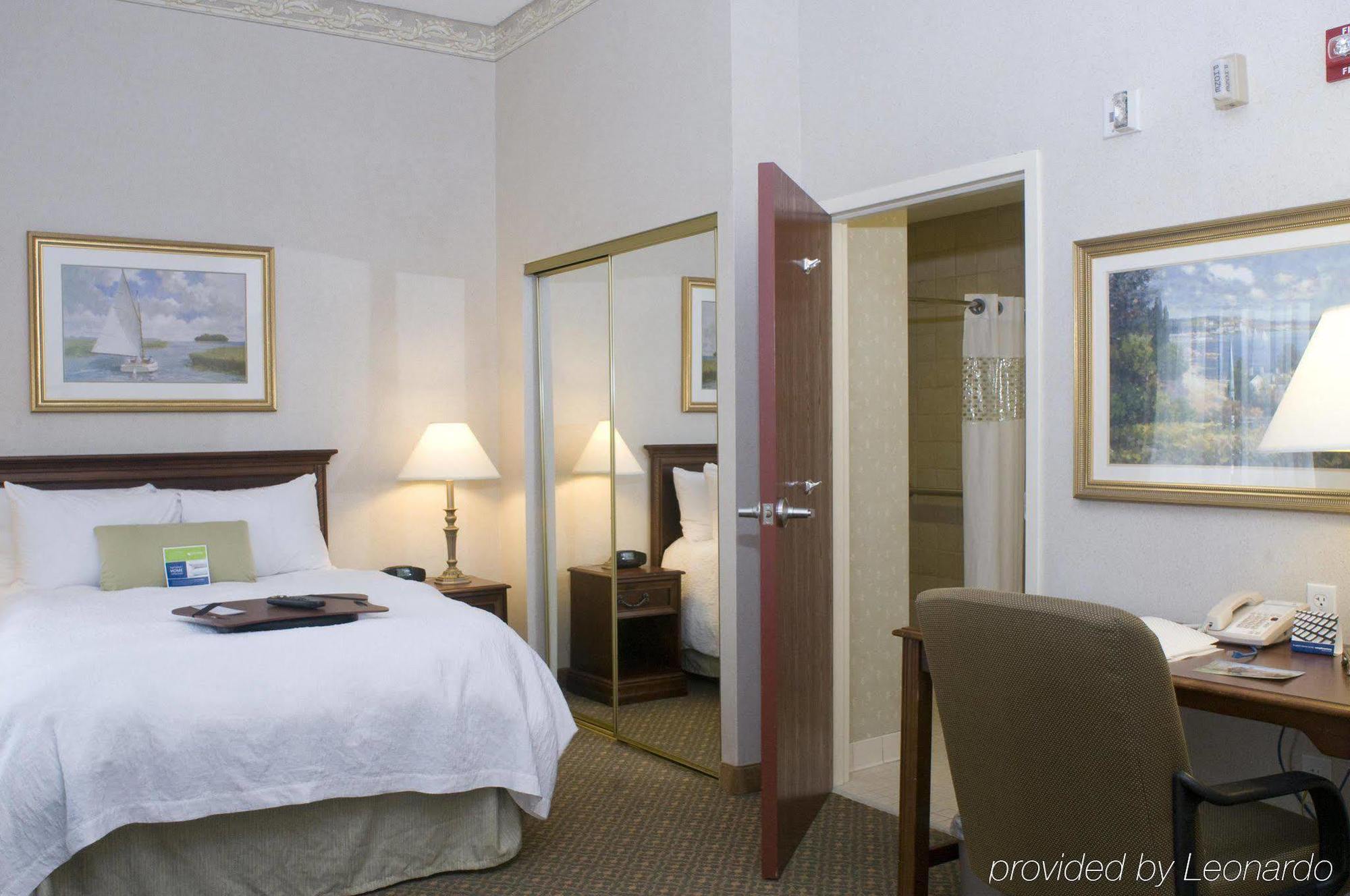 Hampton Inn & Suites Мидълтаун Екстериор снимка