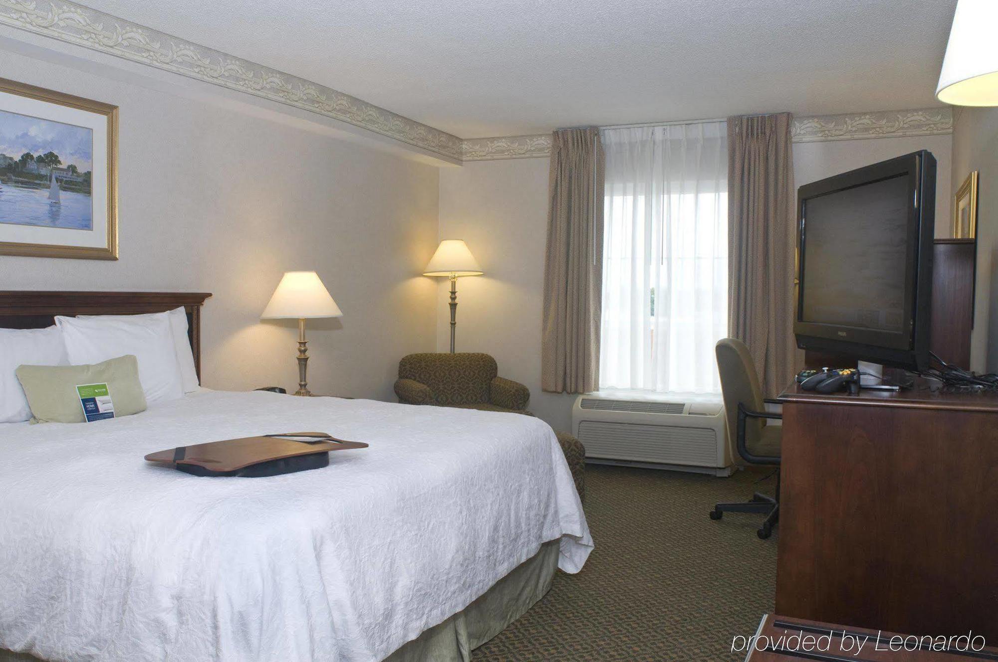 Hampton Inn & Suites Мидълтаун Екстериор снимка