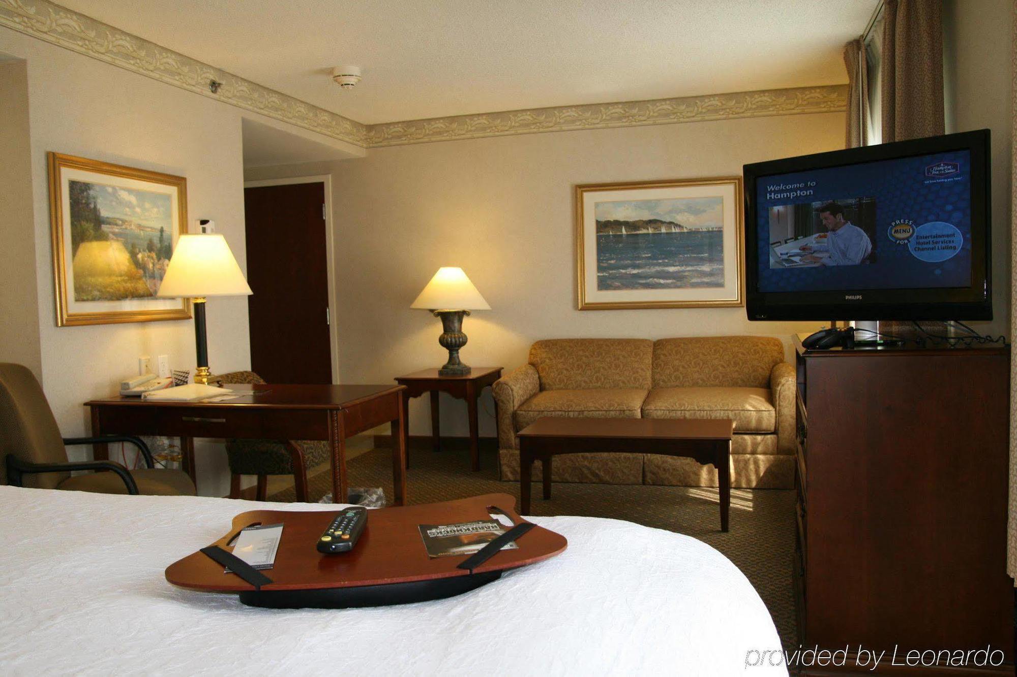 Hampton Inn & Suites Мидълтаун Стая снимка
