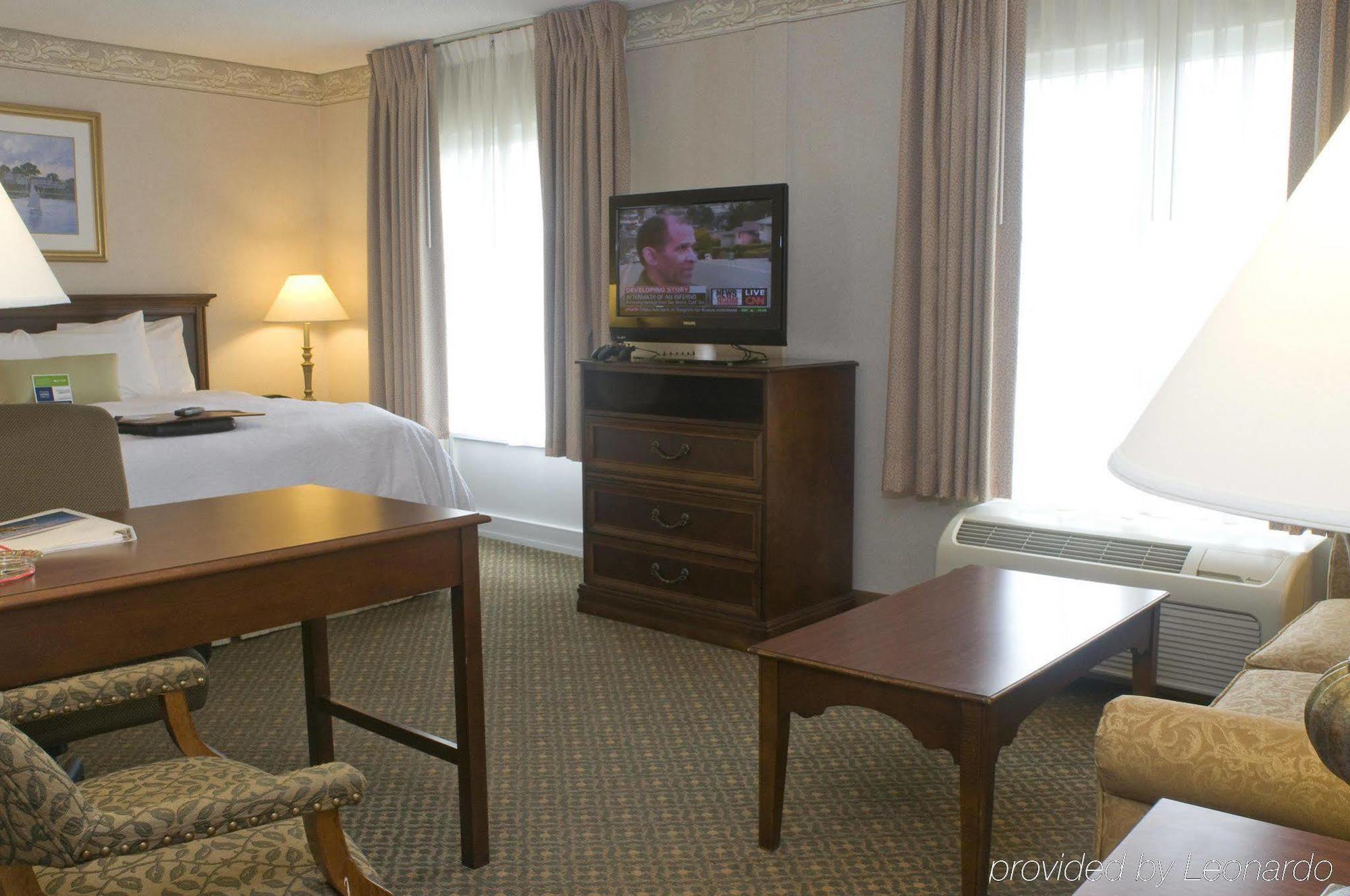 Hampton Inn & Suites Мидълтаун Стая снимка