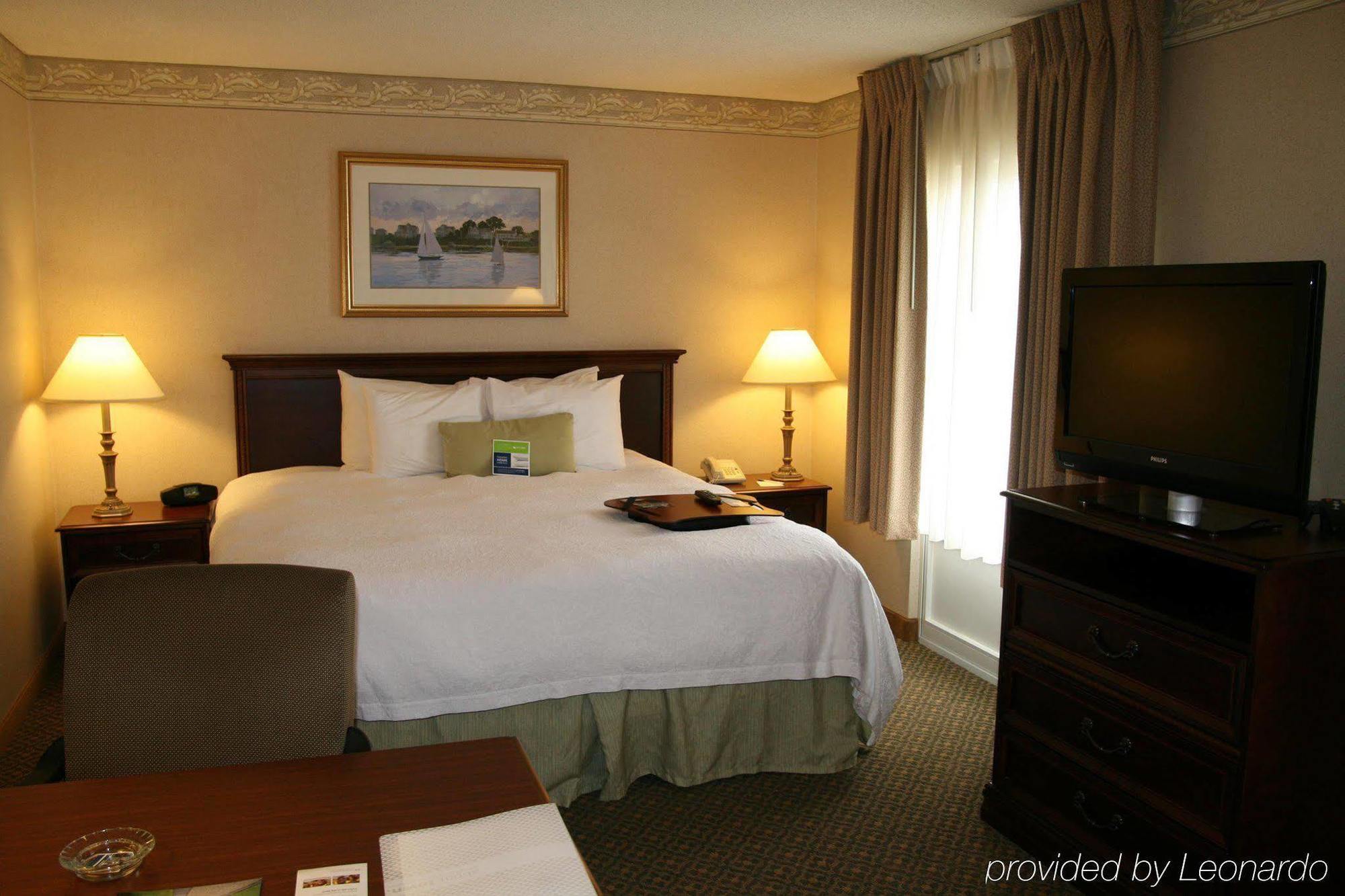 Hampton Inn & Suites Мидълтаун Стая снимка
